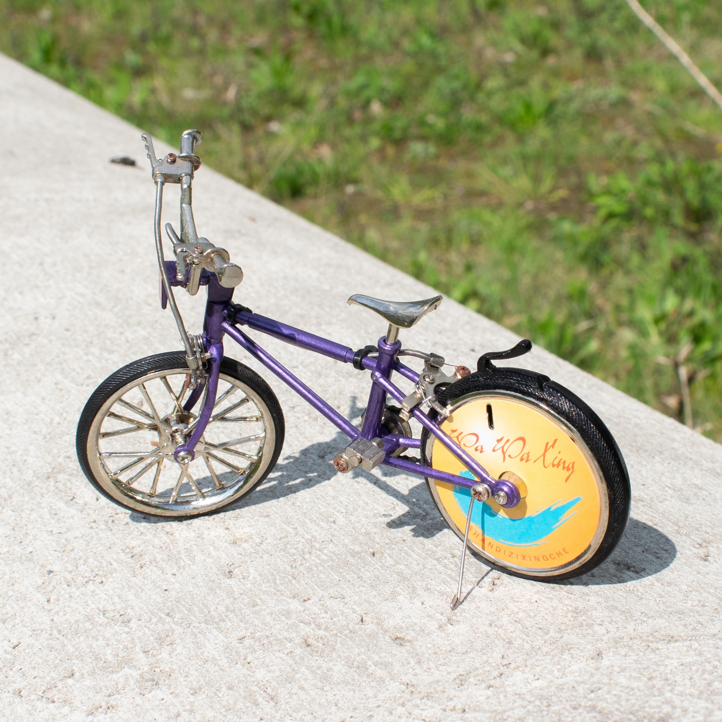 BMX Bike - Retro Lighter